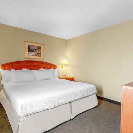 Days Inn By Wyndham Red Deer Eksteriør billede