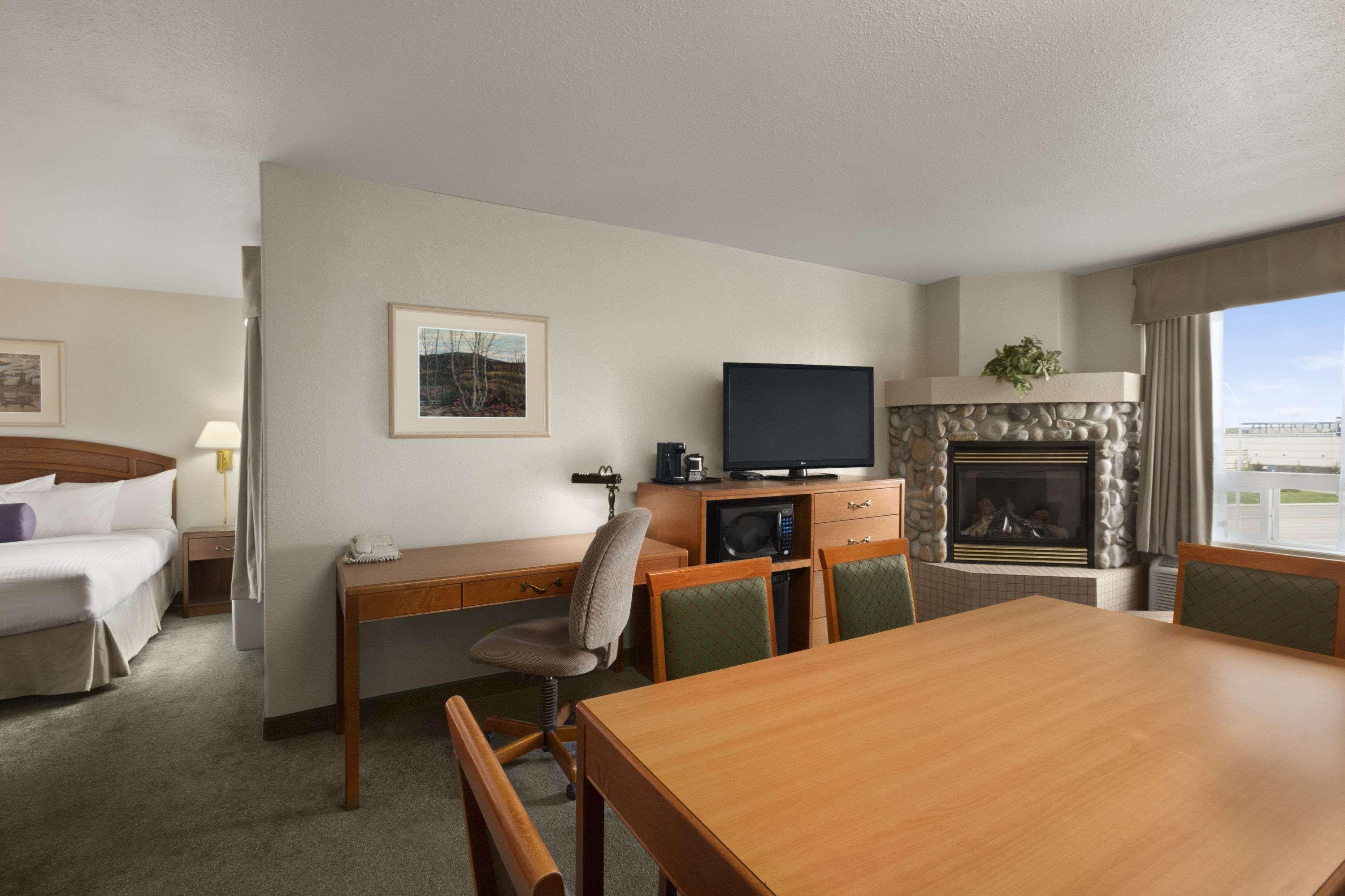 Days Inn By Wyndham Red Deer Eksteriør billede