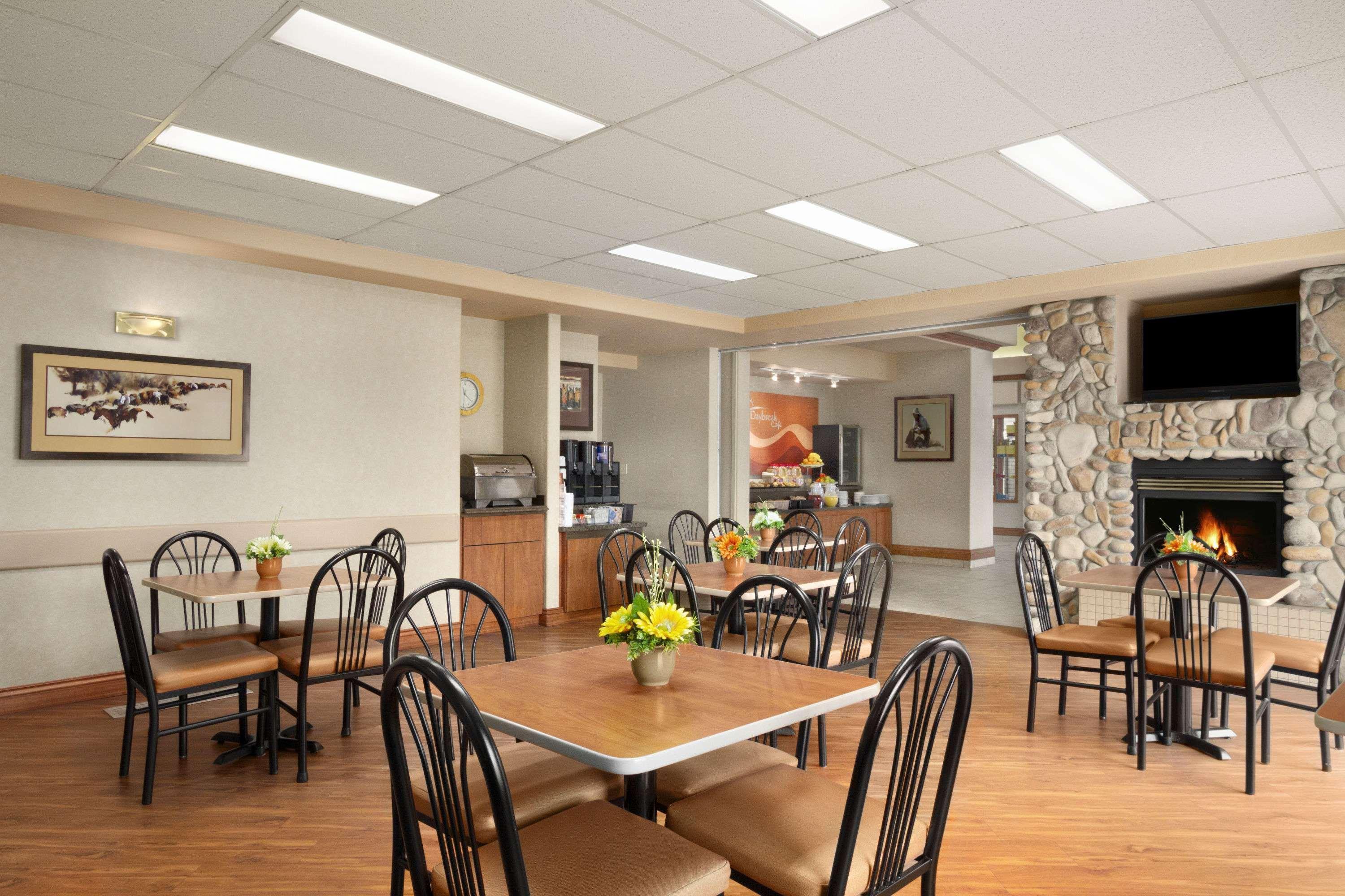 Days Inn By Wyndham Red Deer Eksteriør billede